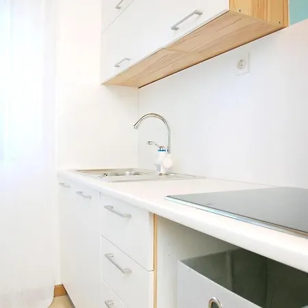 Family Near The Beach, For 4 Persons Apartament Poreč