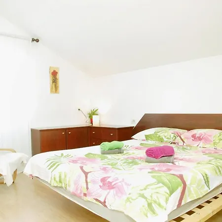 Family Near The Beach, For 4 Persons Apartament